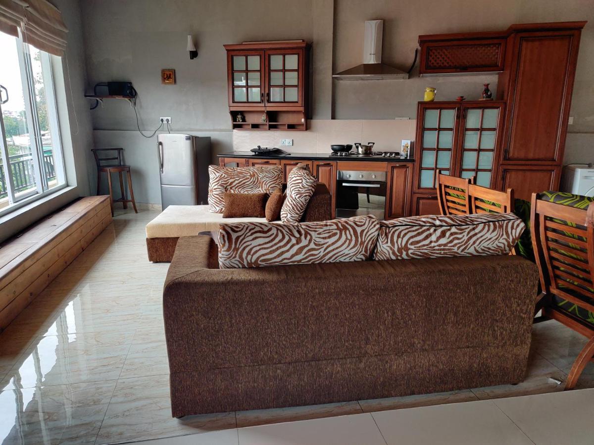 Private In Nugegoda 5, Close To High-level Road Apartemen *