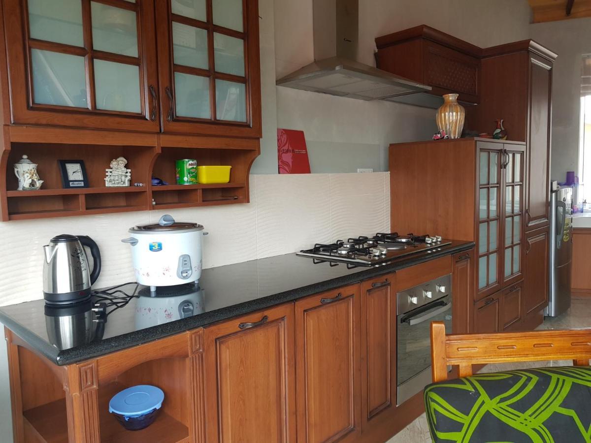 Private In Nugegoda 5, Close To High-level Road Apartemen *