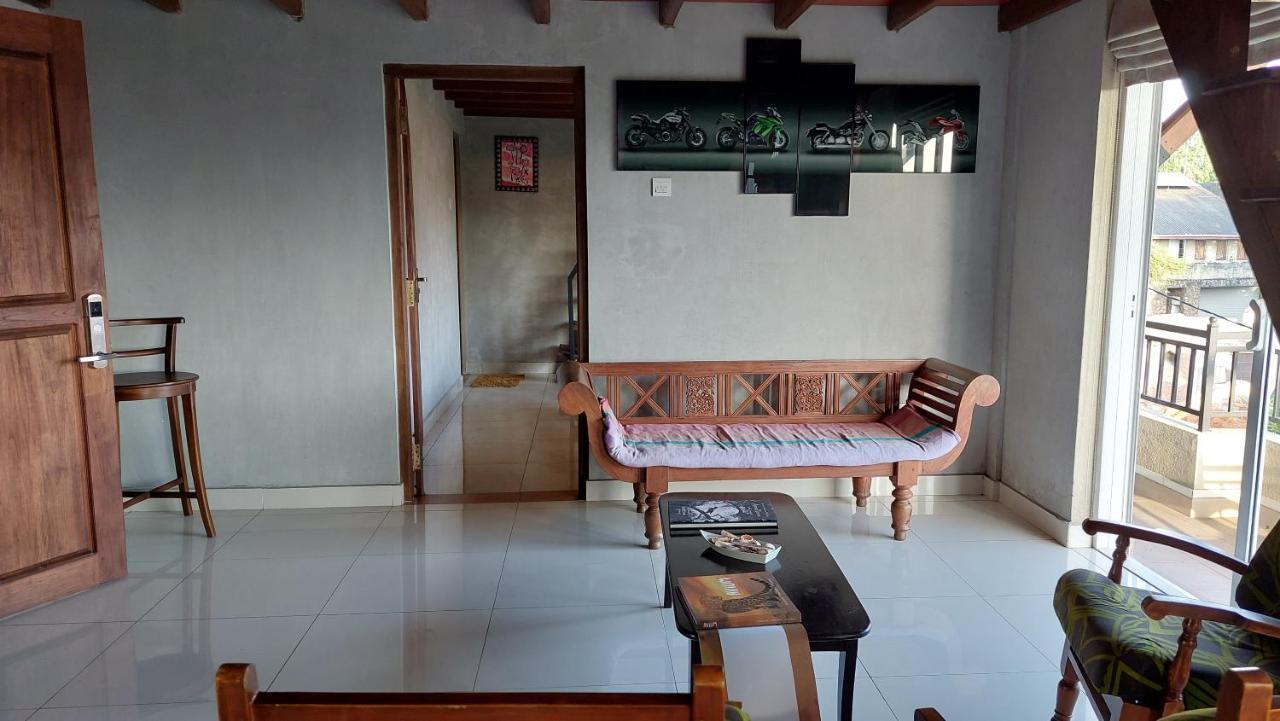 Private In Nugegoda 5, Close To High-level Road Apartemen